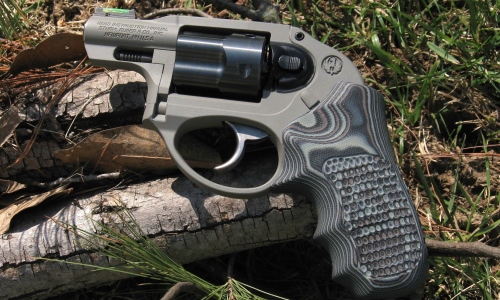 Revolver with metal finish