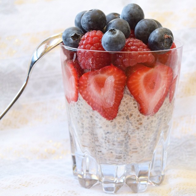 Chia Pudding with Heart Berries*_copy1