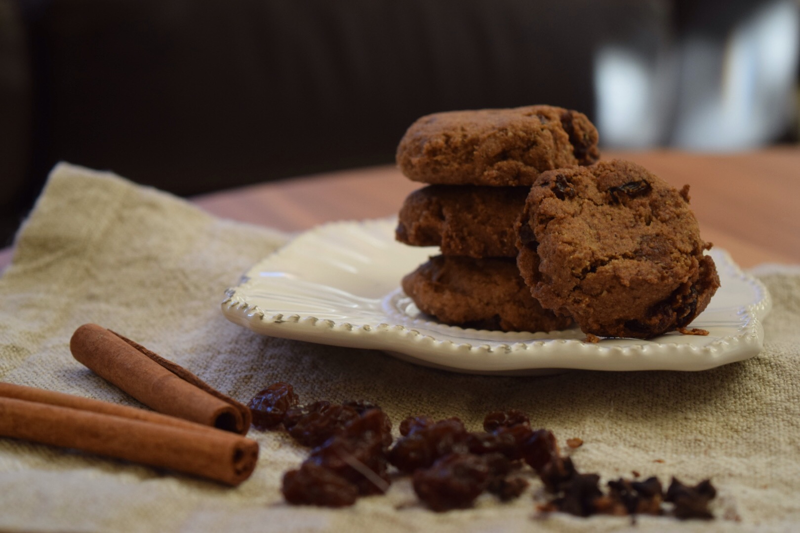 Raisins & Spice Cookies*