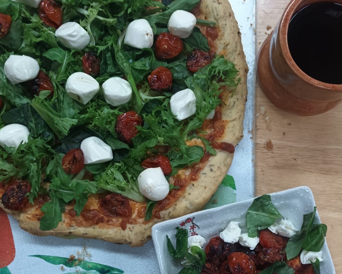 Salad pizza