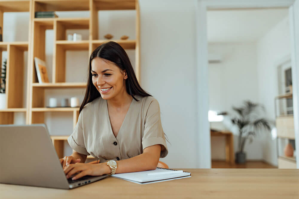 woman-on-laptop