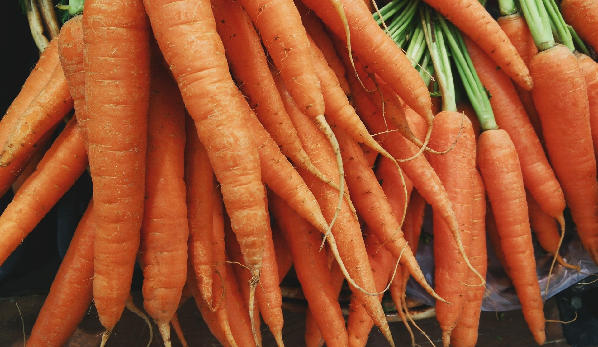 carrots-1082251_1920
