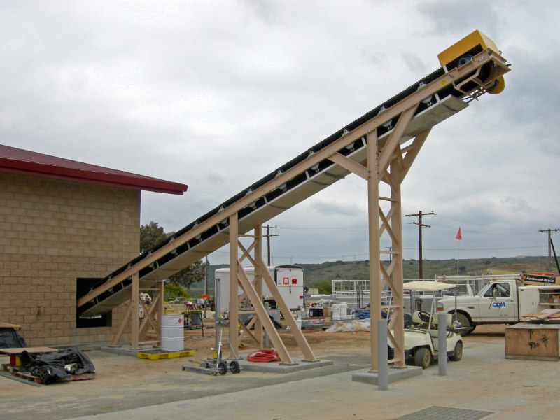 Material conveyor top