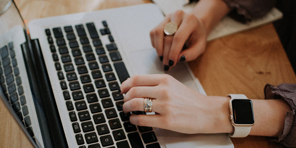typing-on-laptop