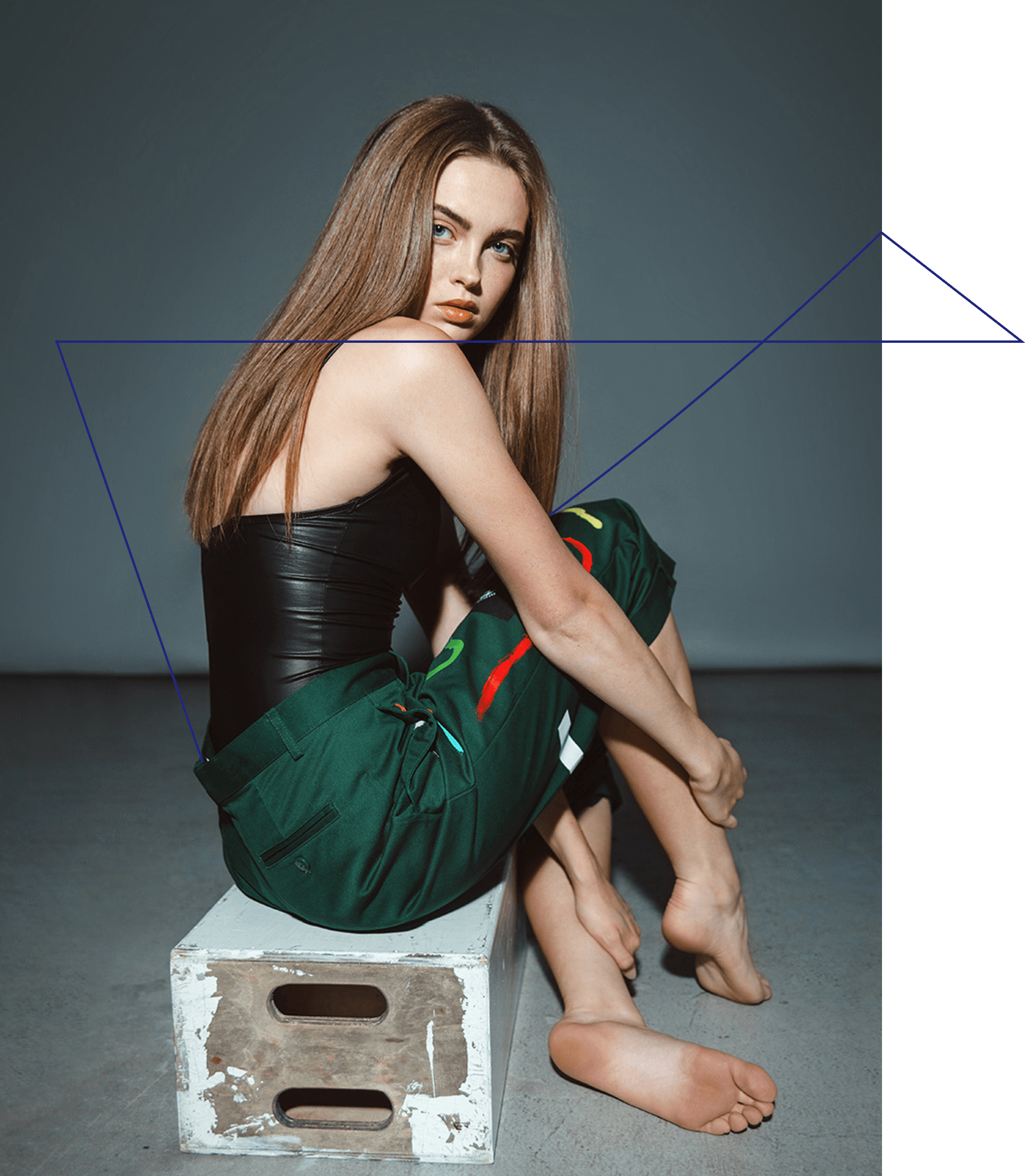 woman-sitting-dark-blue-line