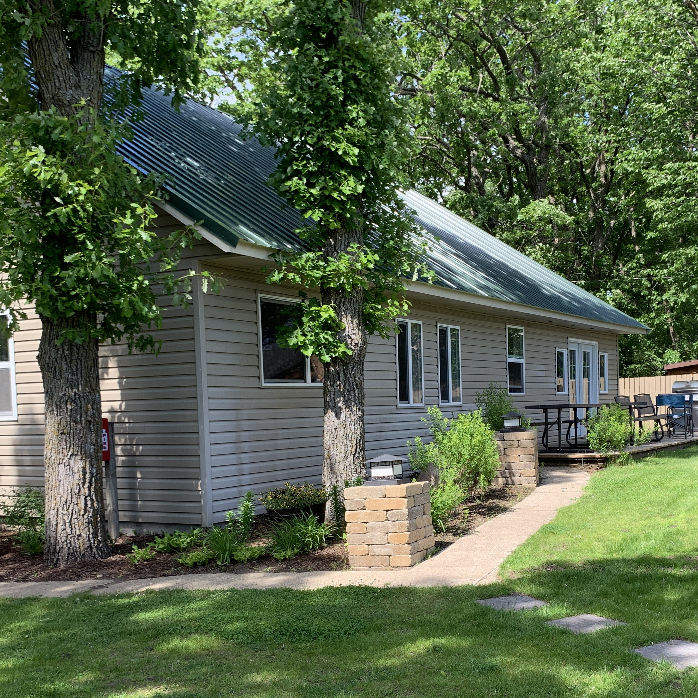 Cabin-14-exterior-back