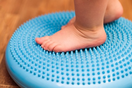 kid-with-flat-feet
