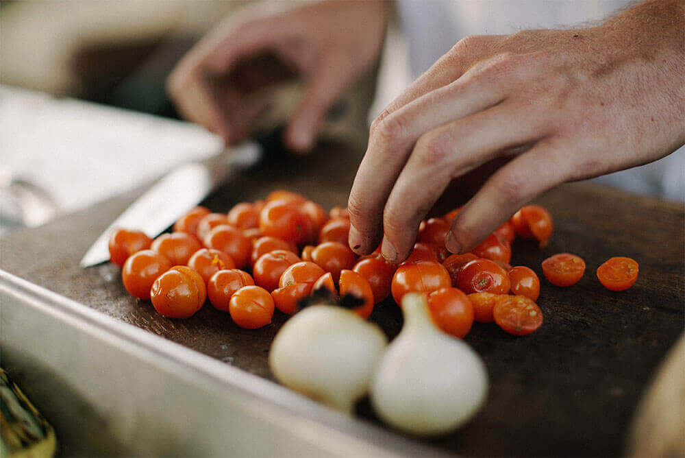 cutting-tomatoes