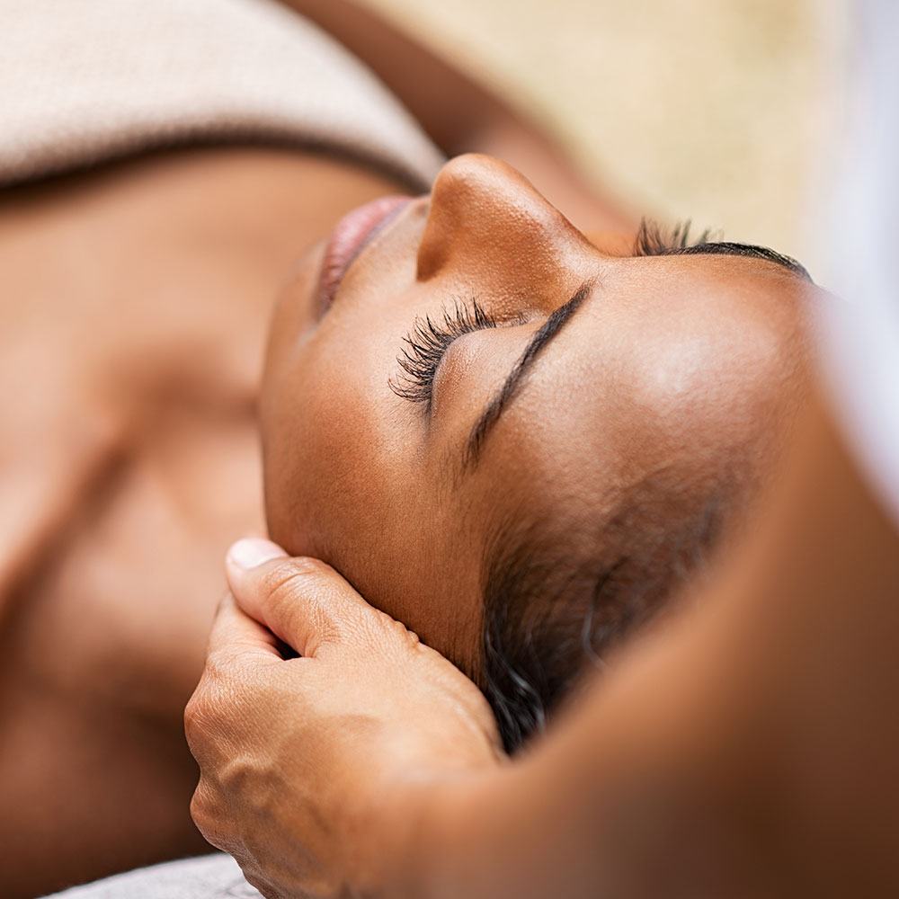 mobo-med-spa-custom-facial