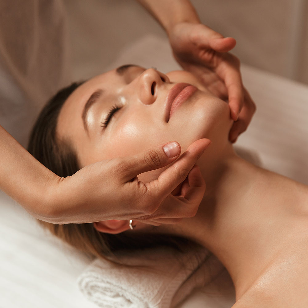 mobo-med-spa-signature-facial