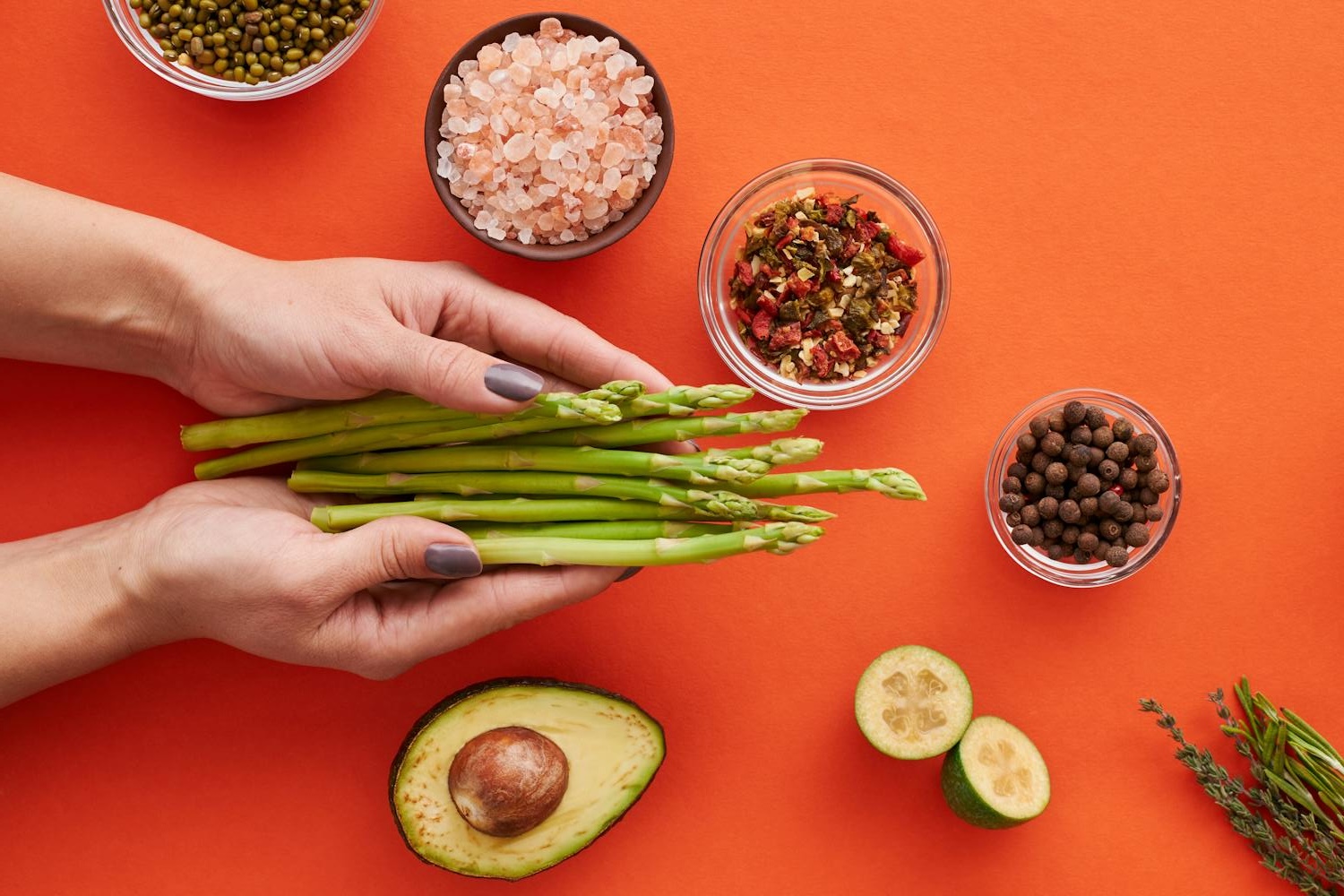 asparagus spices hands