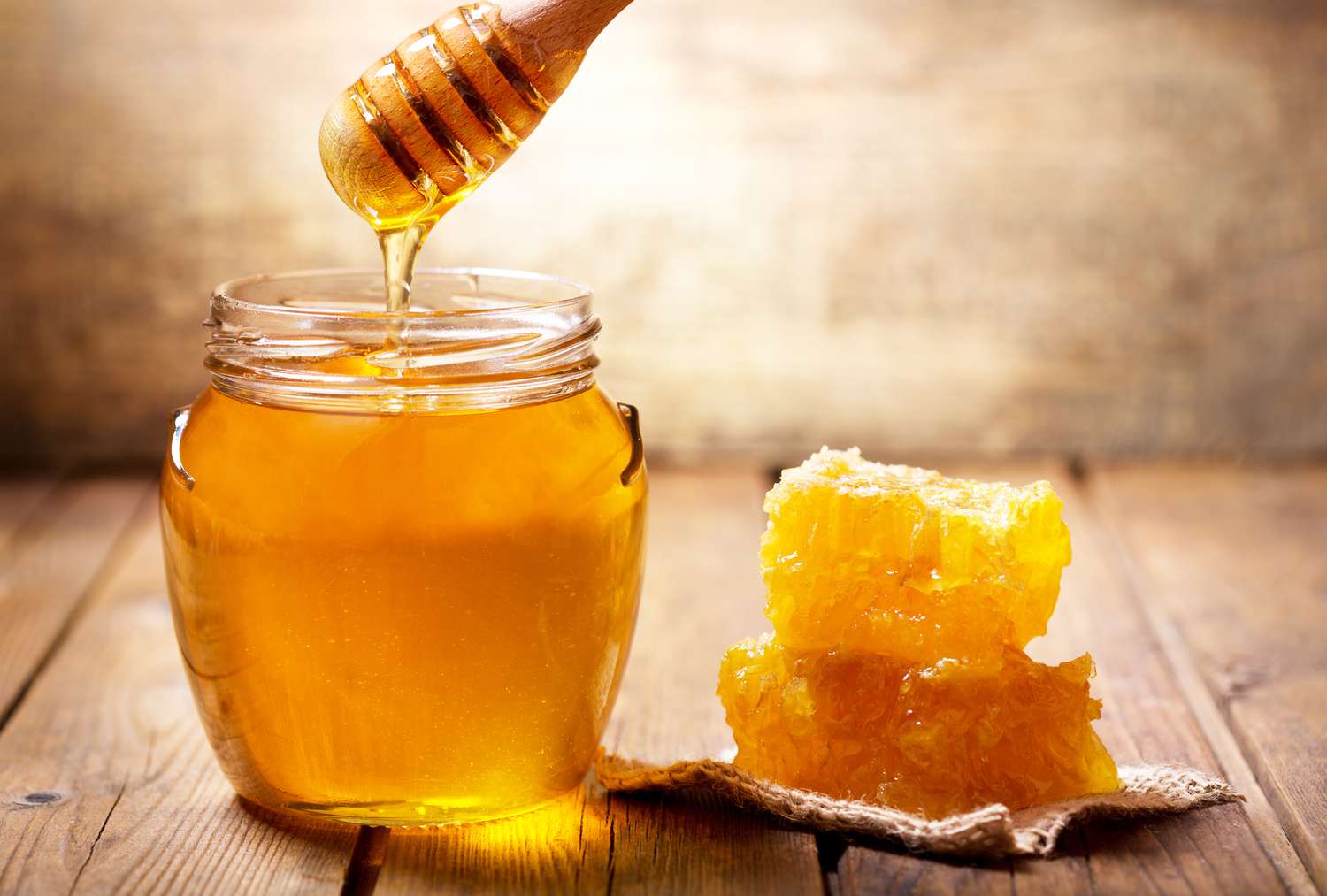 bee honey jar