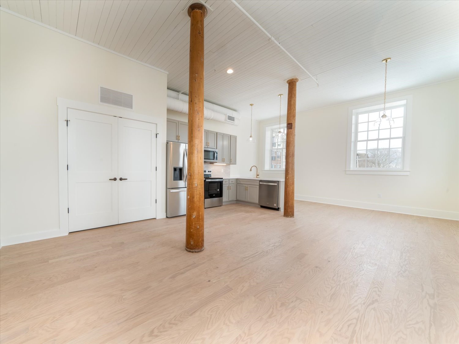 46-Apt202-4