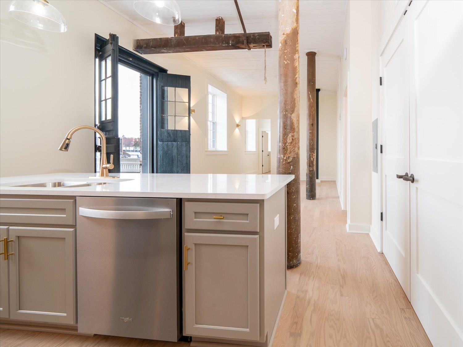 67-Apt203-2