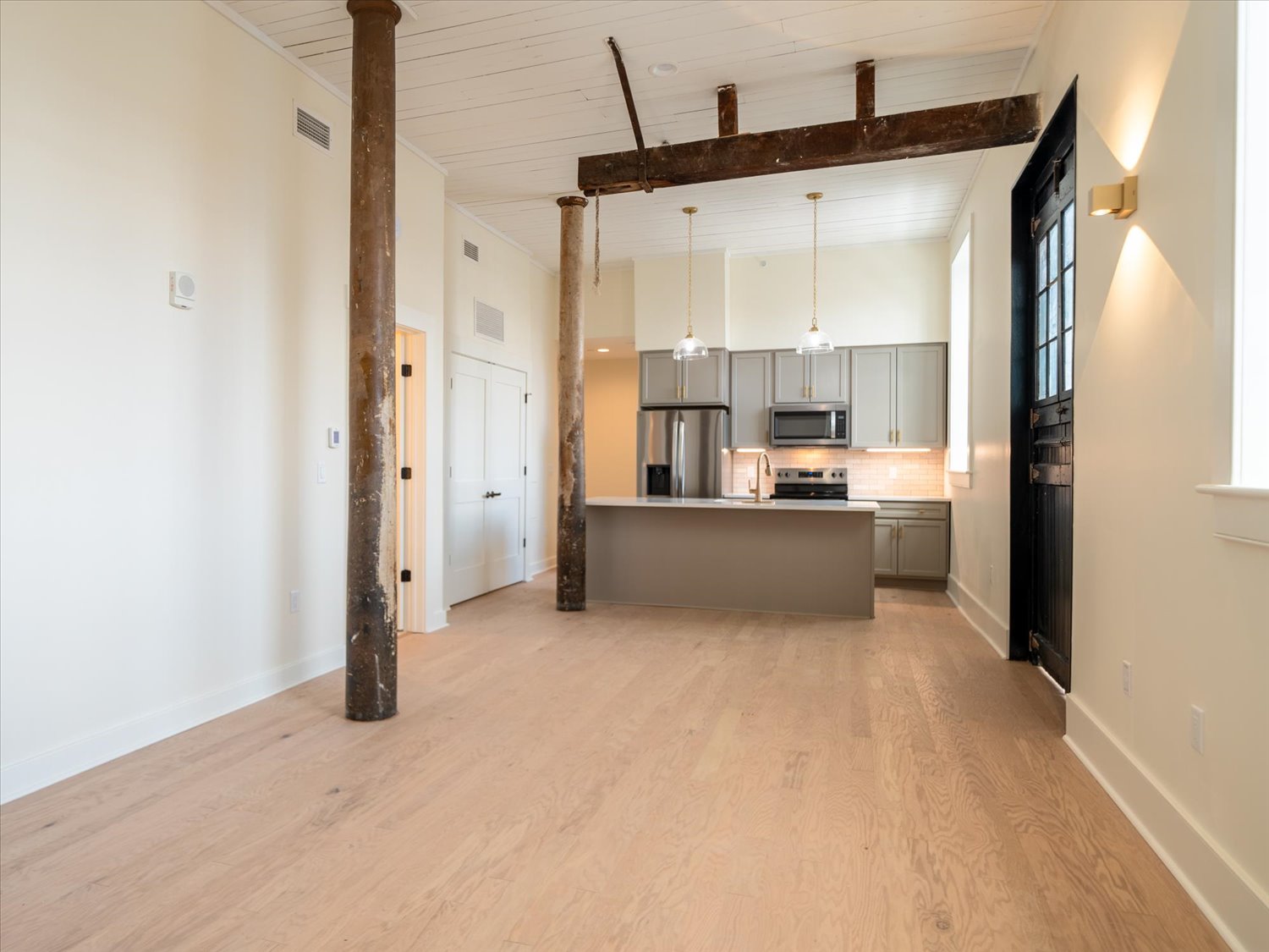79-Apt203-15