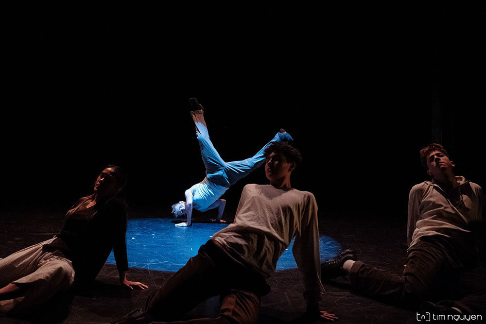 spot light dance performance