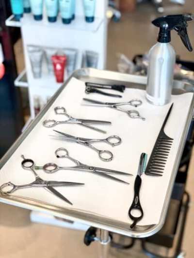 clean hair tray