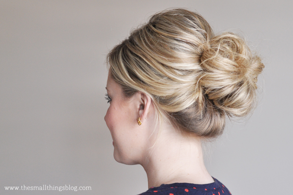woman with blonde mid knot