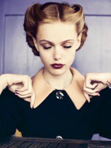 vintage pin up hair