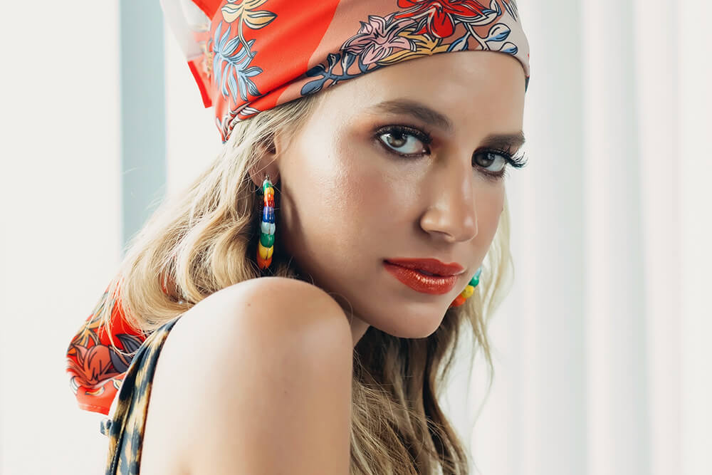 blonde-woman-bandana