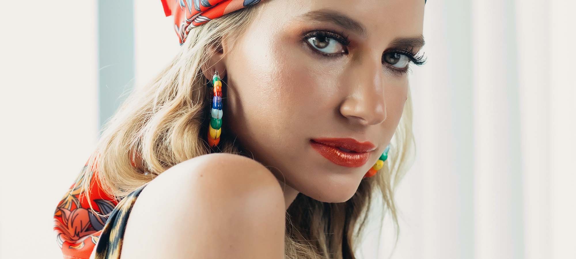 blonde-woman-red-bandana