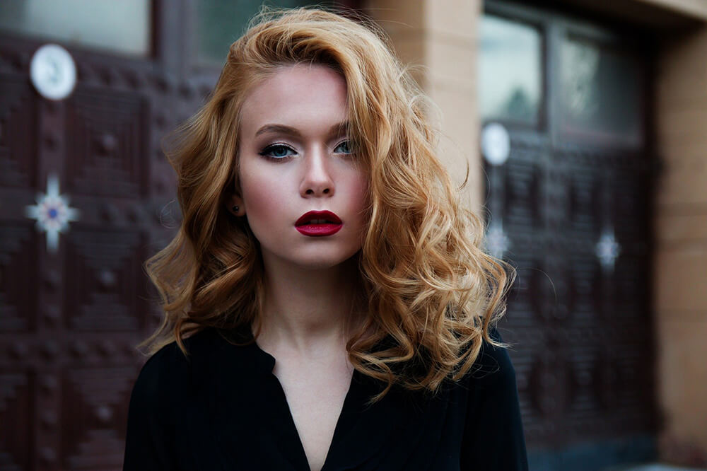 woman-red-lipstick