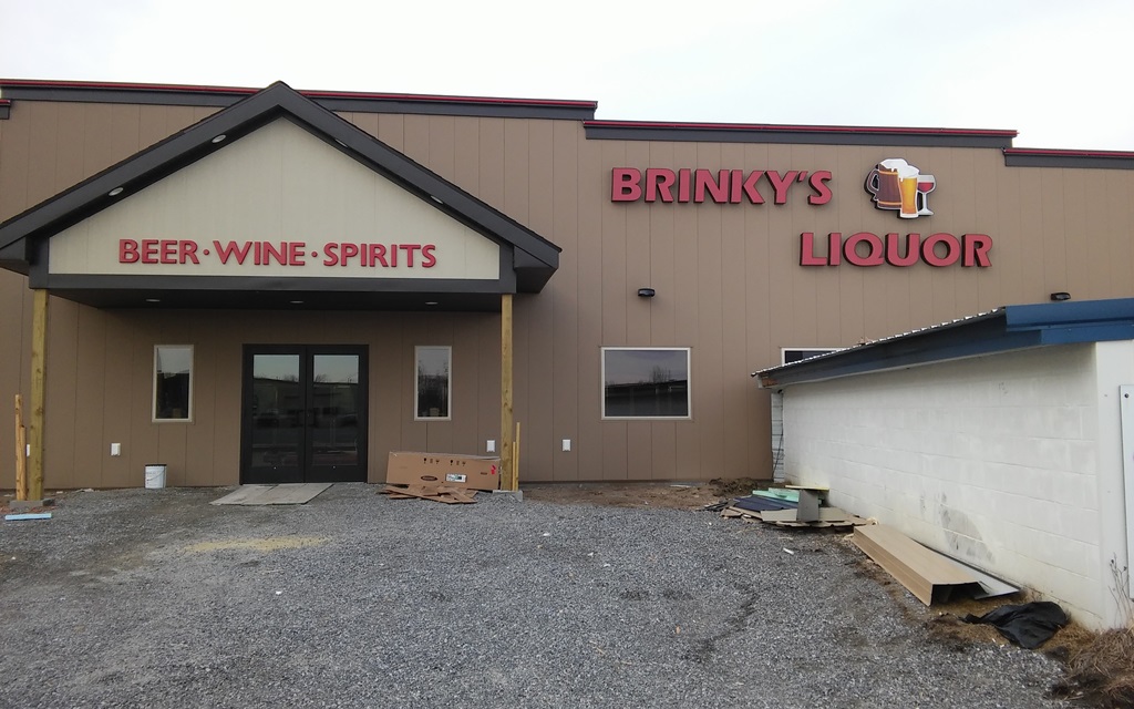Brinky's liquor sign