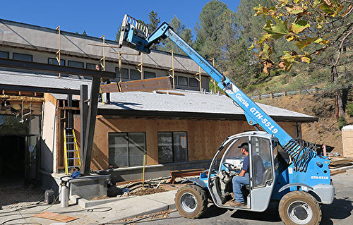 SYC-2016.11.04-BH-Building-Entry-Steel