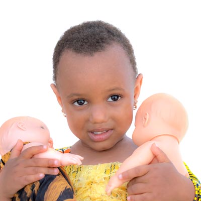 young child with her dolls