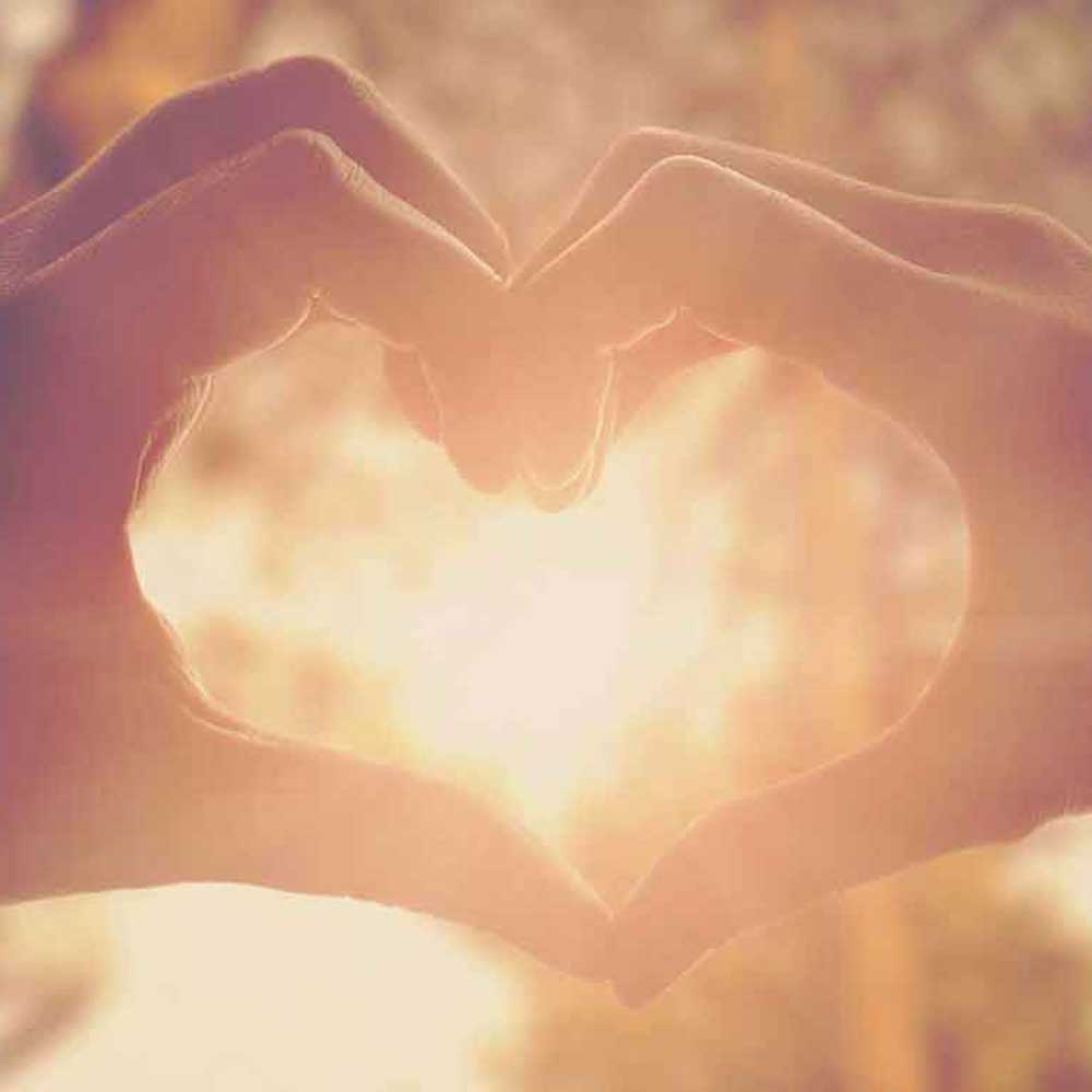 spavia-cares-heart-hands-1square