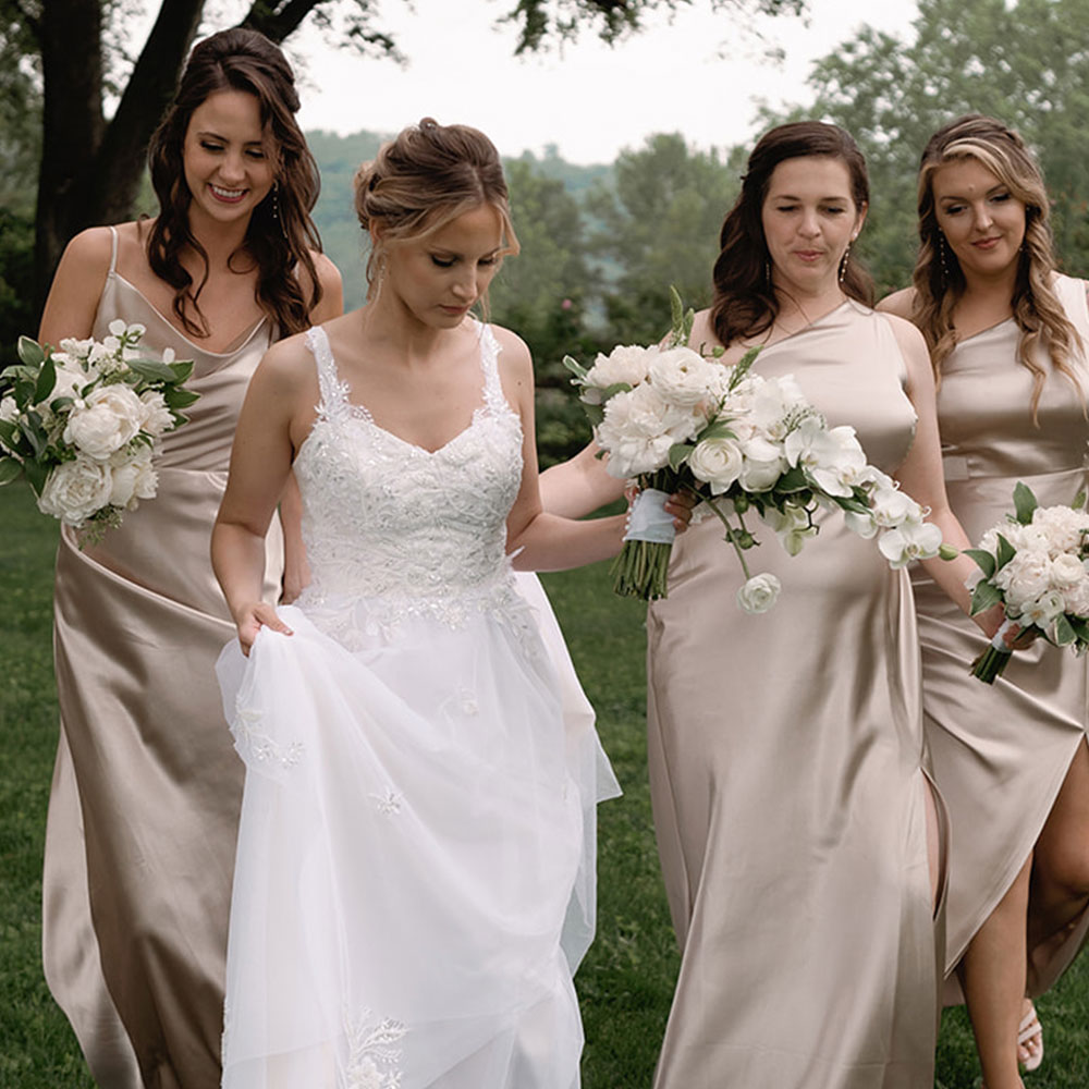 the-foundry-square-bridal-party-outdoor-space