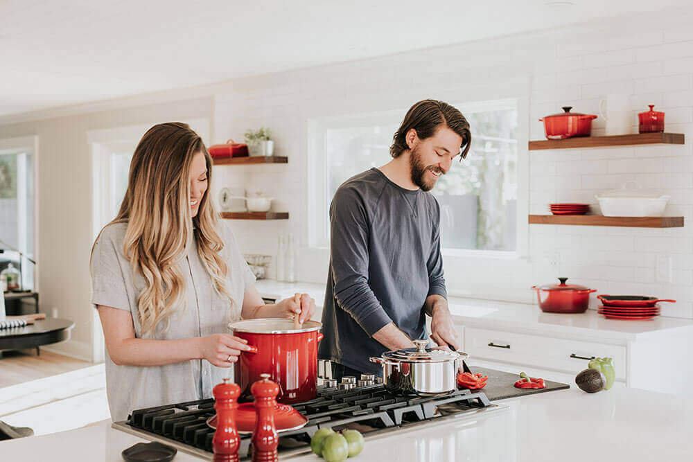 couple-cooking