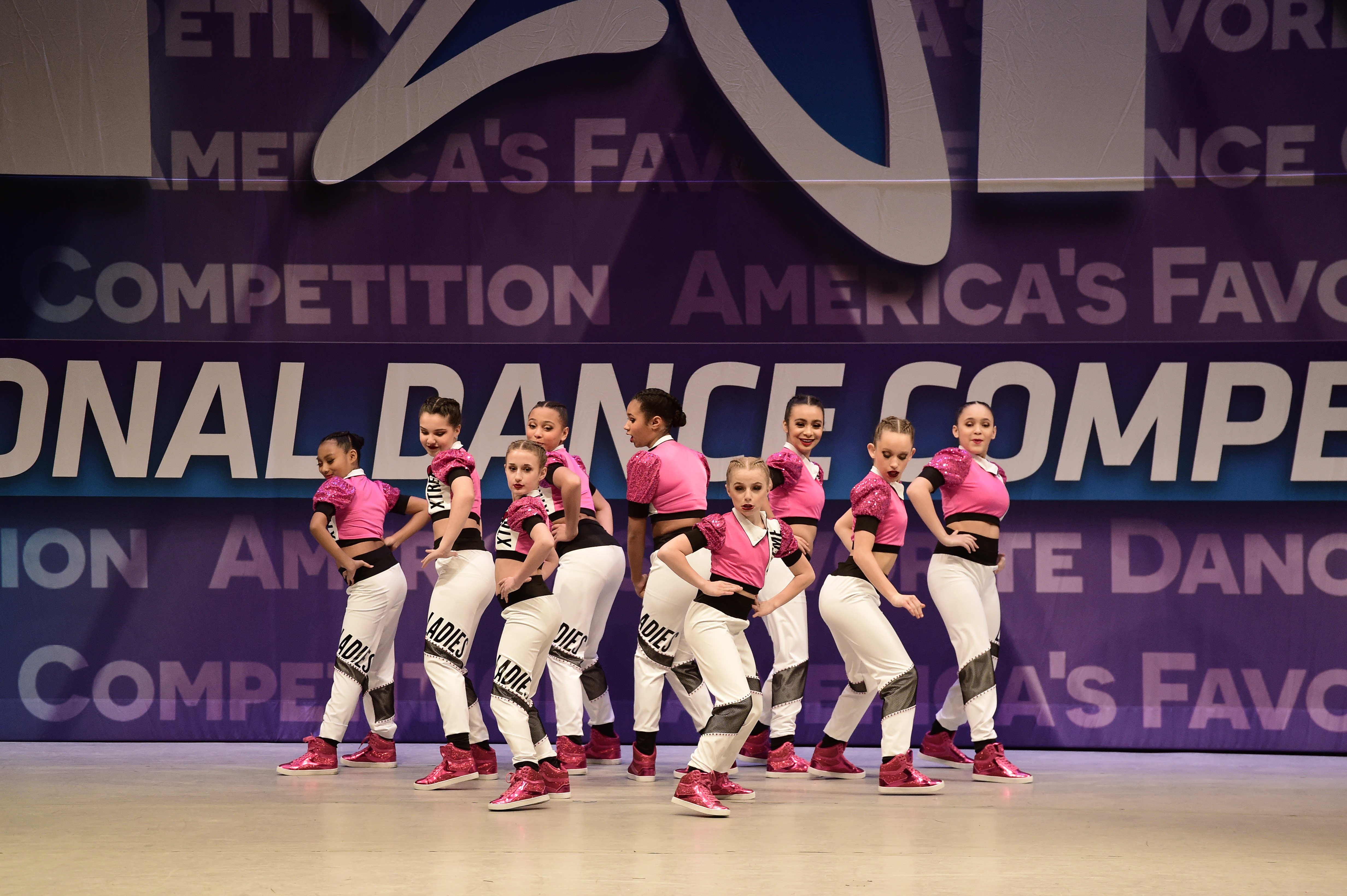 Act589_XtremeLadies_XtremeDanceForce_AM0_3103