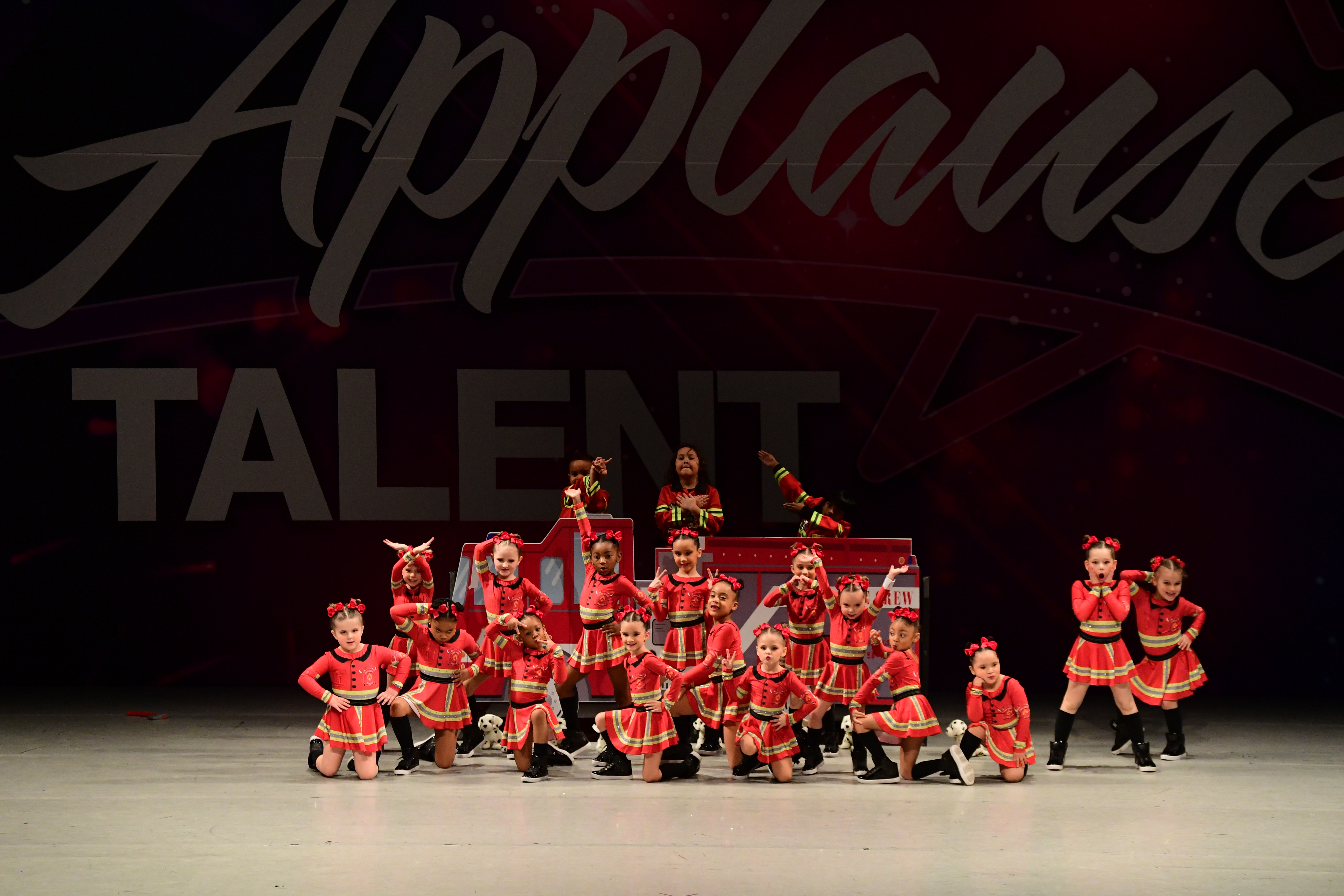 Act283_XtremeFireCrew_XtremeDanceForce_HHP_5200